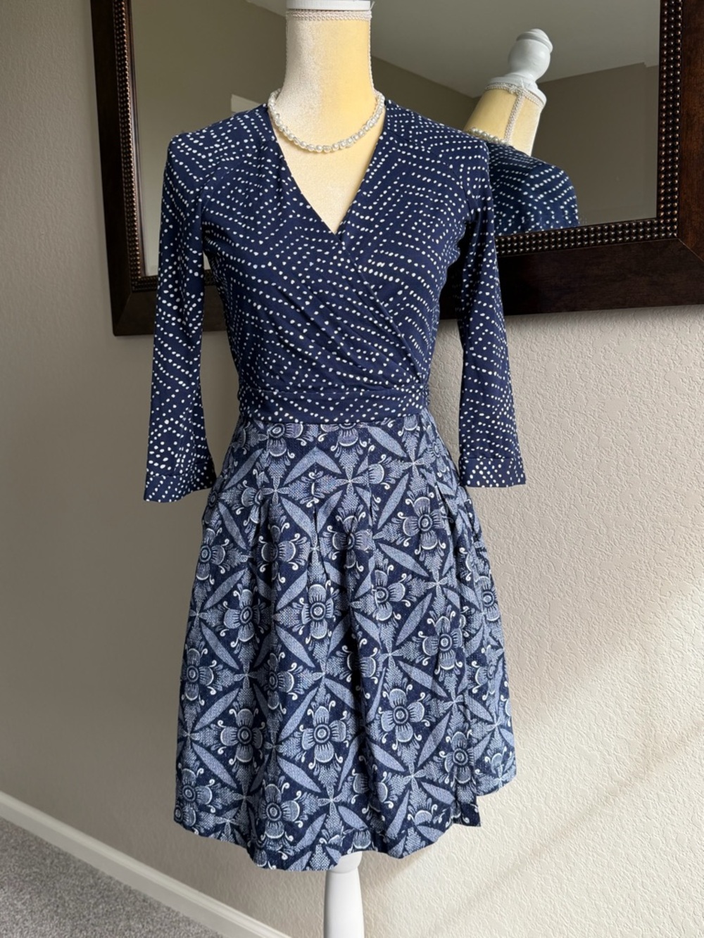 Diane Von Furstenberg Dress JEWEL Batik Midnight Floral  Pleated Wrap Dress Sz6